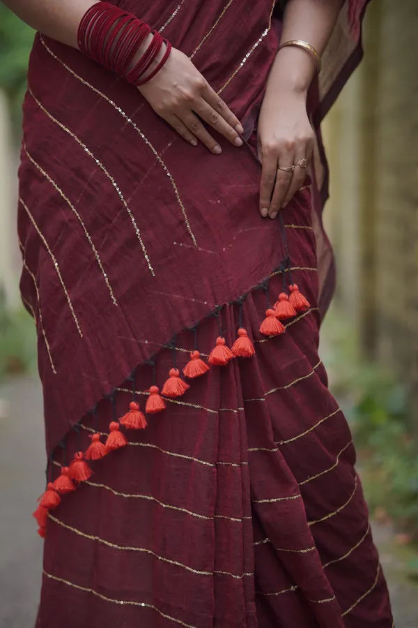 Maroon_Mul_Cotton_Saree_With_Golden_Stripe_For_Women