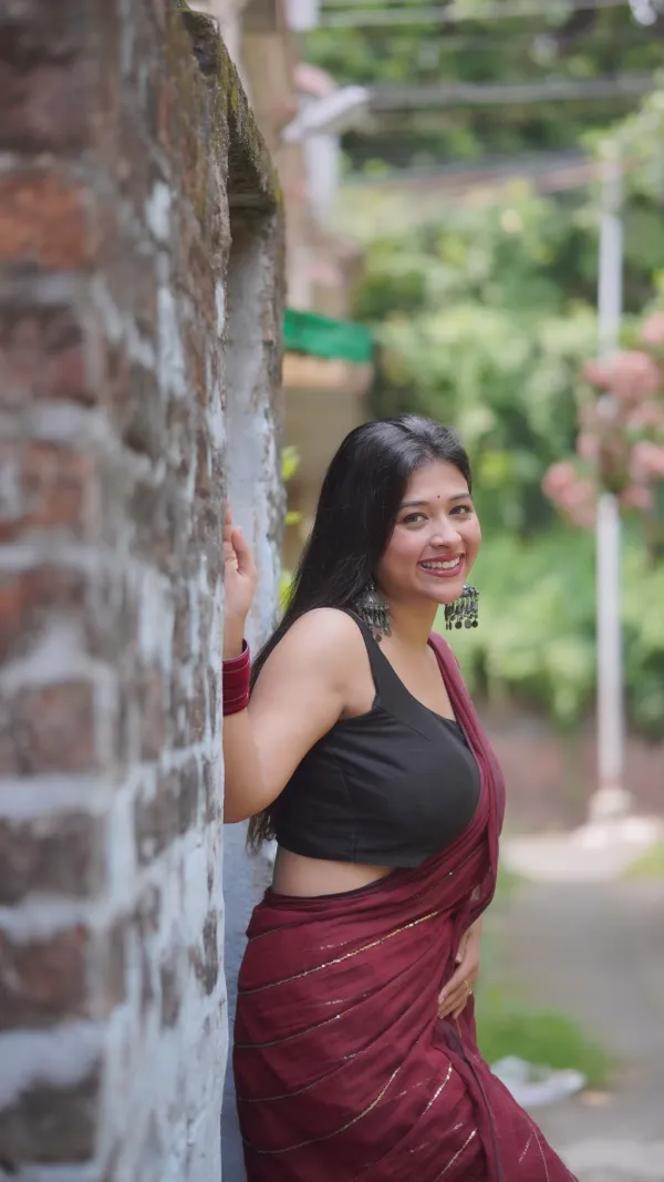 Maroon_Mul_Cotton_Saree_With_Golden_Stripe_For_Women