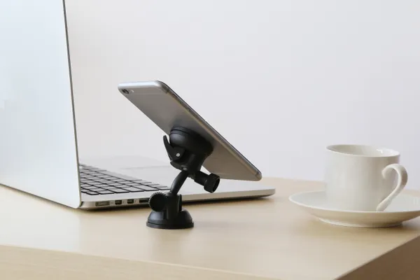1_kg_Capacity_Black_Heat_Resistant_Infinity_Suction_Mobile_Holder