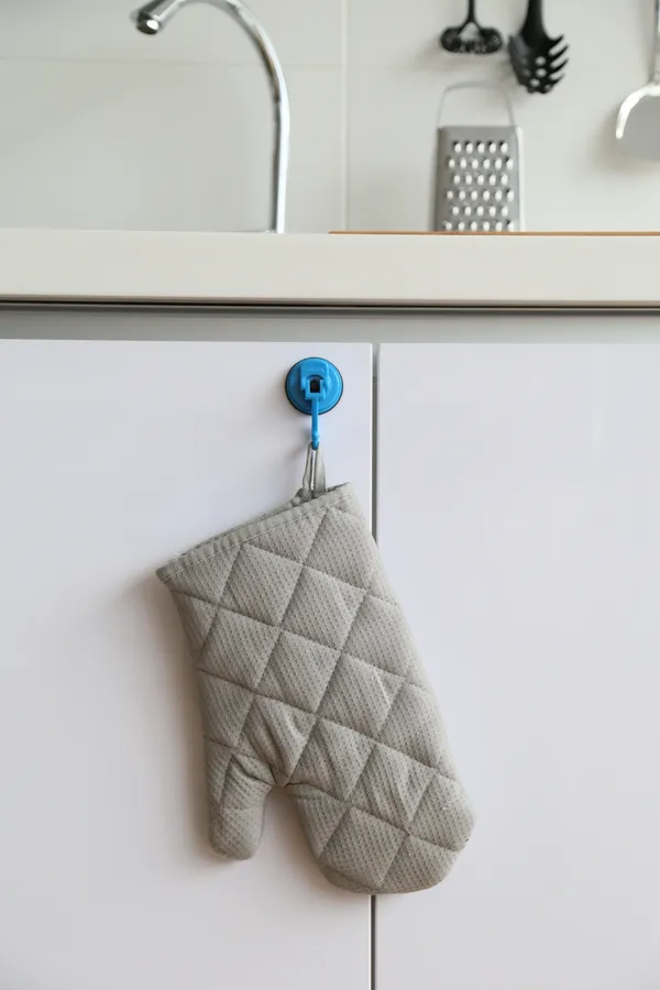 4_kg_Capacity_Blue_Heat_Resistant_Swivel_Type_Powerful_Suction_Hook