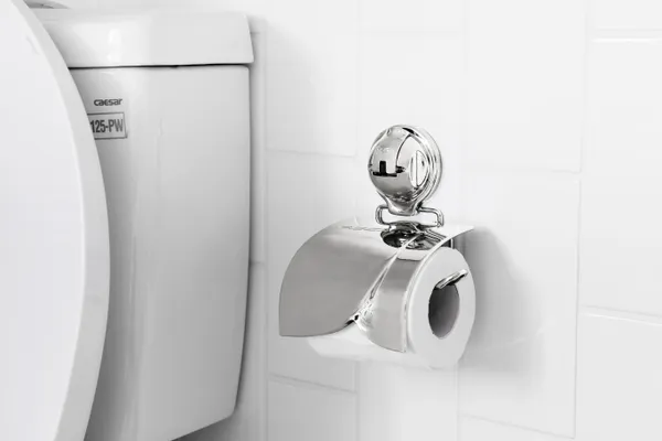 E10_Earl_Suction_Toilet_Paper_Roll_Holder_-_Chrome_-_Capacity:_0.5_kg