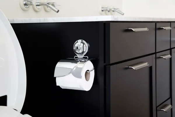 E10_Earl_Suction_Toilet_Paper_Roll_Holder_-_Chrome_-_Capacity:_0.5_kg