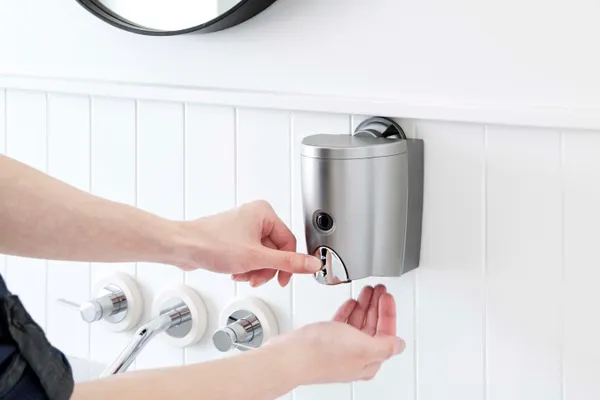 N9_Noble_Suction_Soap_Dispenser_-_Chrome_-_Capacity:_2_kg