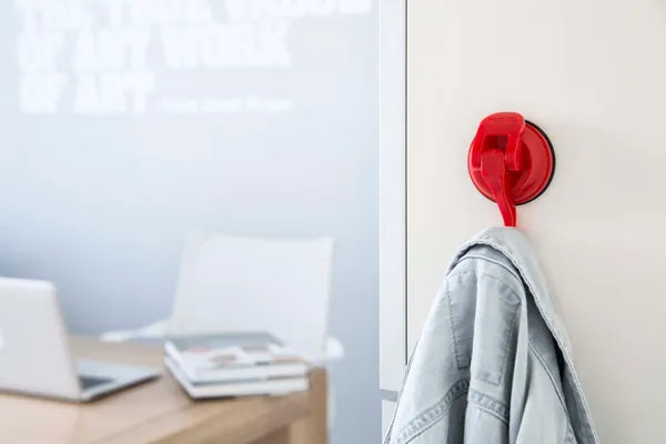 6_kg_Capacity_Red_Powerful_Suction_Hook_-_Easy_to_Use,_Reusable,_and_Waterproof