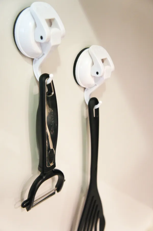 6_kg_Capacity_White_Heat_Resistant_Powerful_Suction_Hook_-_Easy_to_Use,_Reusable,_and_Waterproof
