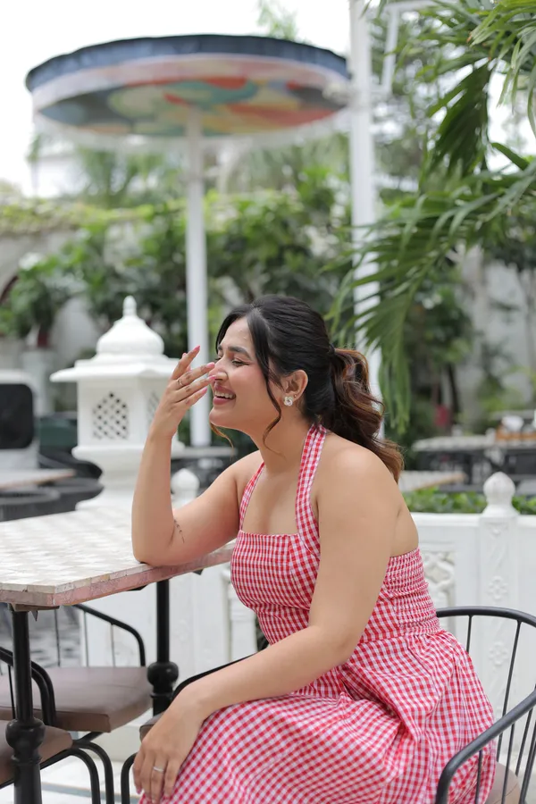 Scarlet_Charm_Gingham_Midi_Dress