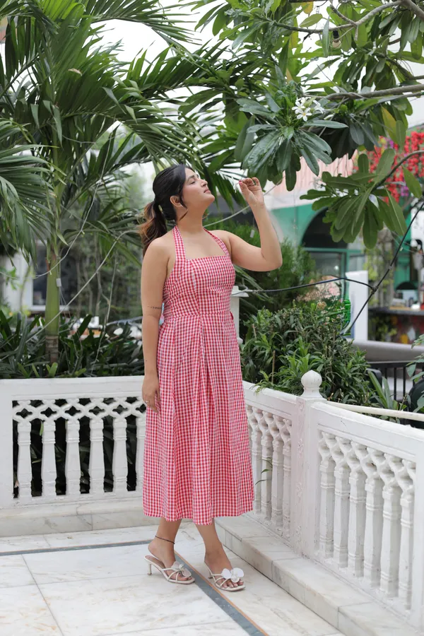Scarlet_Charm_Gingham_Midi_Dress