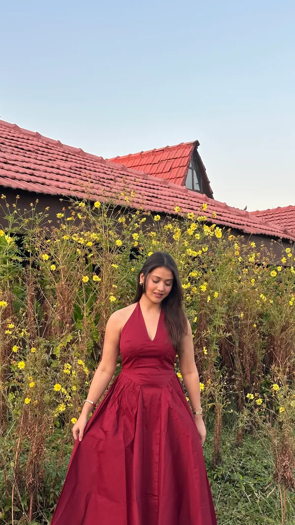 Maroon_Halter_Neck_Midi_Dress
