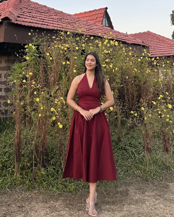 Maroon_Halter_Neck_Midi_Dress