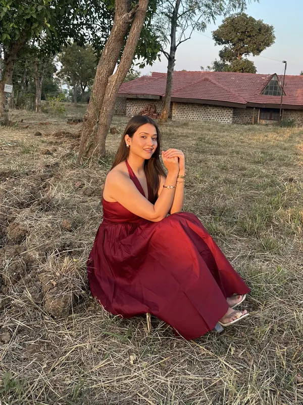 Maroon_Halter_Neck_Midi_Dress