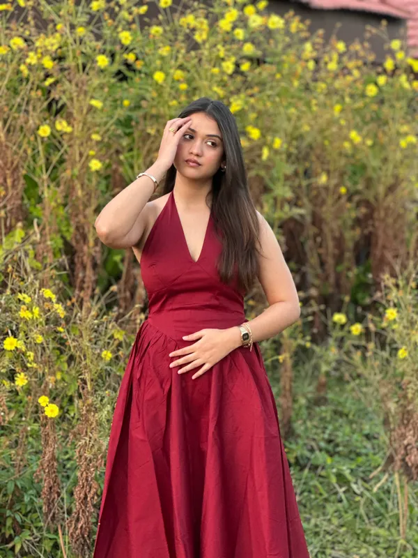 Maroon_Halter_Neck_Midi_Dress