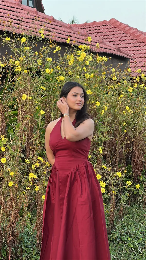 Maroon_Halter_Neck_Midi_Dress