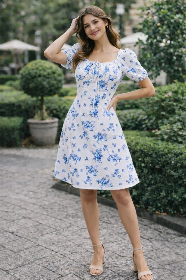 White_and_Blue_Floral_Puff_Sleeve_Dress