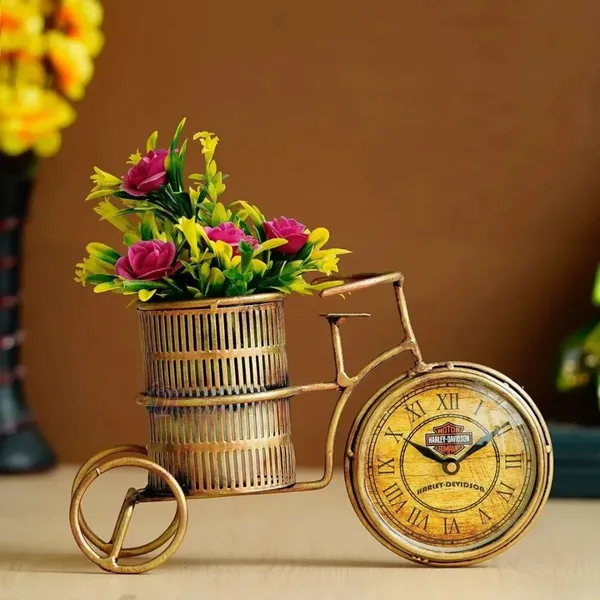 Antique_Pen_Holder_With_Clock