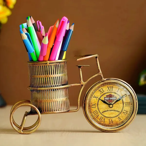 Antique_Pen_Holder_With_Clock