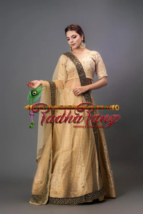 Golden_&_Black_Dulhan'S_Majestic_Dupatta_For_Women