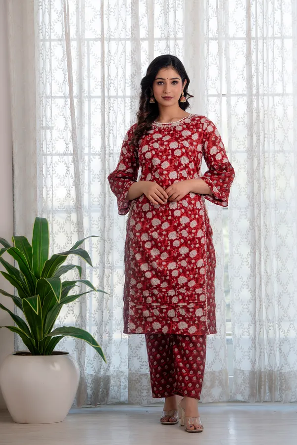 Maroon_Floral_Printed_Thread_Work_Pure_Cotton_Kurta_&_Trousers_With_Dupatta_For_Women