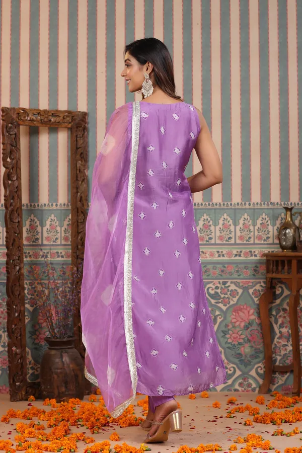 Lavender_Lush_Handwork_Muslin_Suit_Set_For_Women