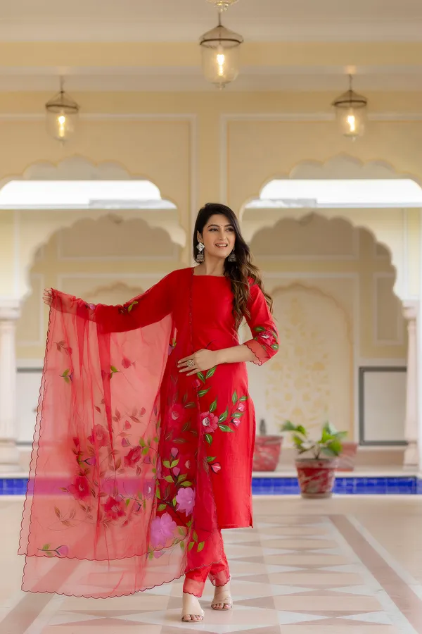 Red_Floral_Printed_Regular_Kurta_With_Palazzos_&_Dupatta_For_Women