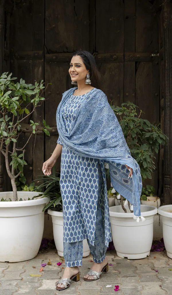 Blue_Paisley_Printed_Pure_Cotton_Straight_Kurta_With_Salwar_&_Dupatta_For_Women