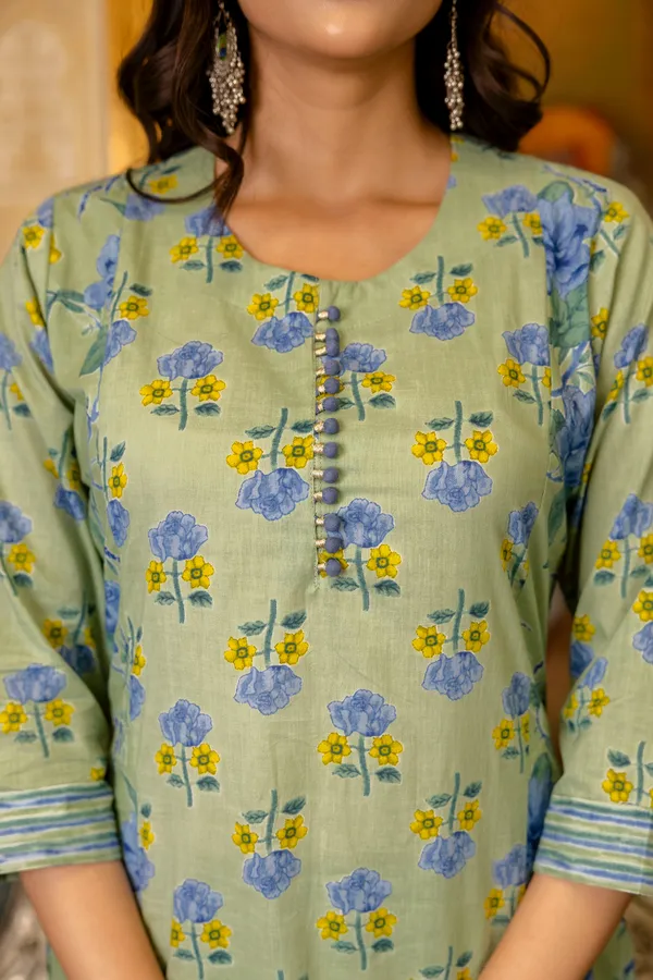 Green_Floral_Printed_Regular_Pure_Cotton_Kurta_With_Trousers_&_Dupatta_For_Women