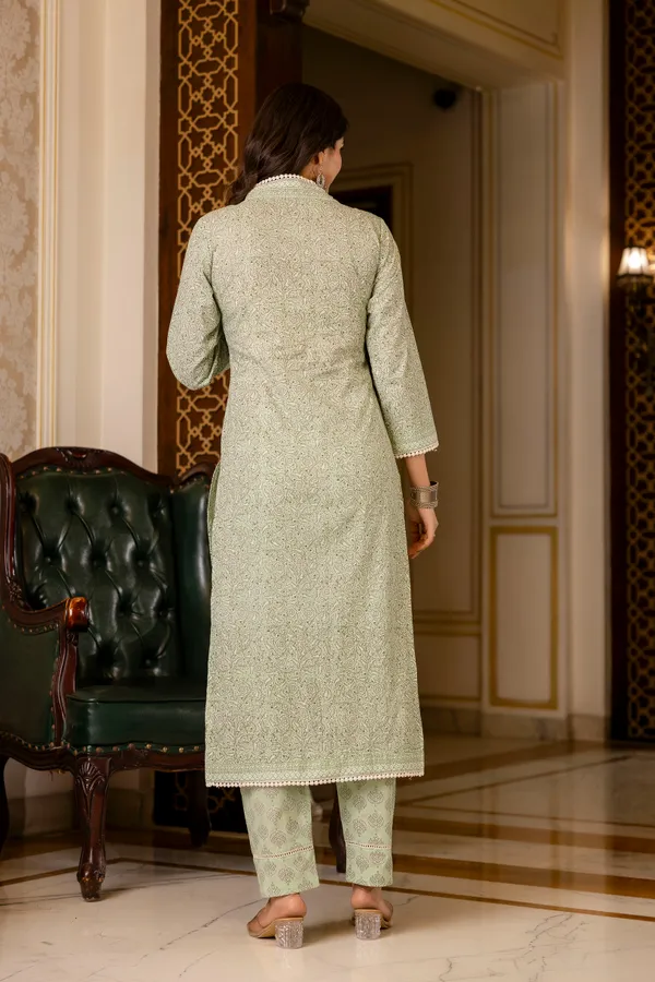 Green_Floral_Printed_Regular_Pure_Cotton_Kurta_With_Trousers_&__Dupatta_For_Women