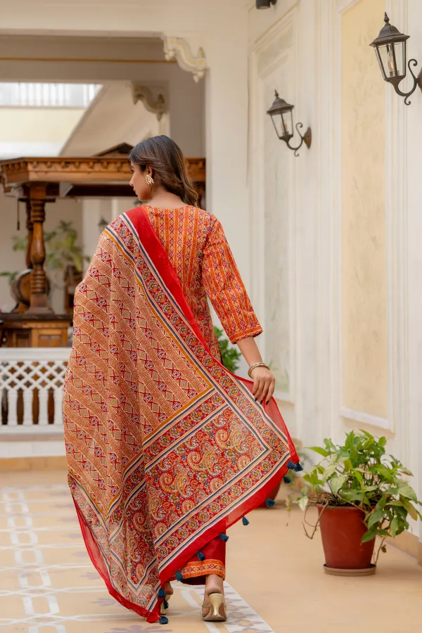 Orange_Floral_Printed_Regular_Pure_Cotton_Kurta_With_Palazzos_&__Dupatta_For_Women
