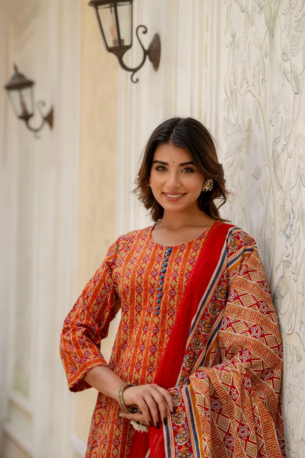 Orange_Floral_Printed_Regular_Pure_Cotton_Kurta_With_Palazzos_&__Dupatta_For_Women