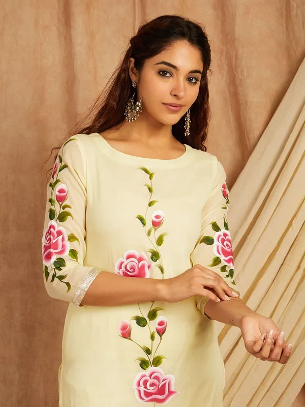 Cream_Floral_Printed_Regular_Pure_Cotton_Kurta_With_Palazzos_&__Dupatta_For_Women