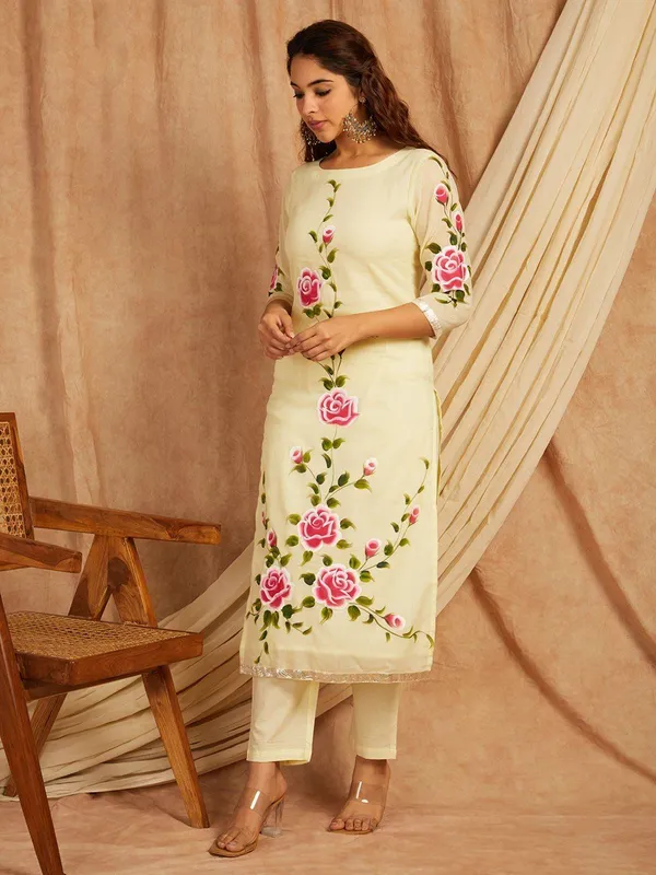 Cream_Floral_Printed_Regular_Pure_Cotton_Kurta_With_Palazzos_&__Dupatta_For_Women