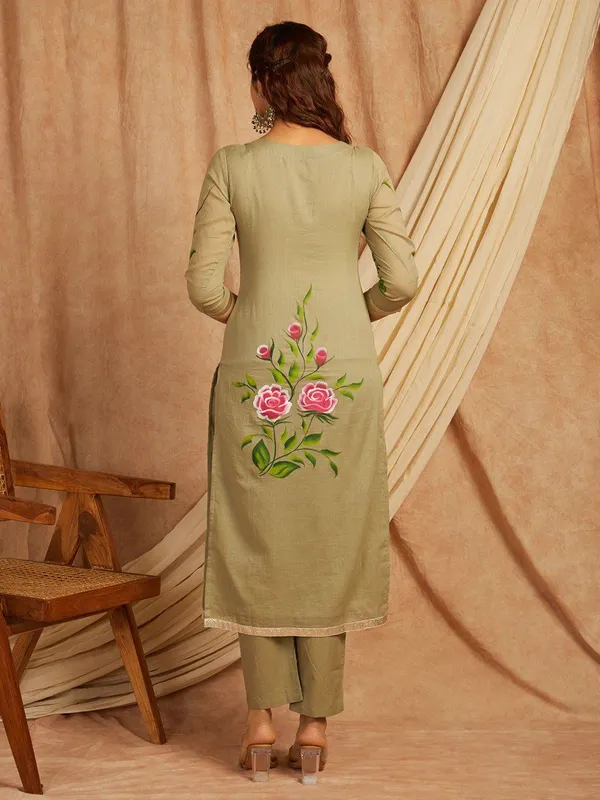Green_Floral_Printed_Regular_Pure_Cotton_Kurta_With_Trousers_&__Dupatta_For_Women