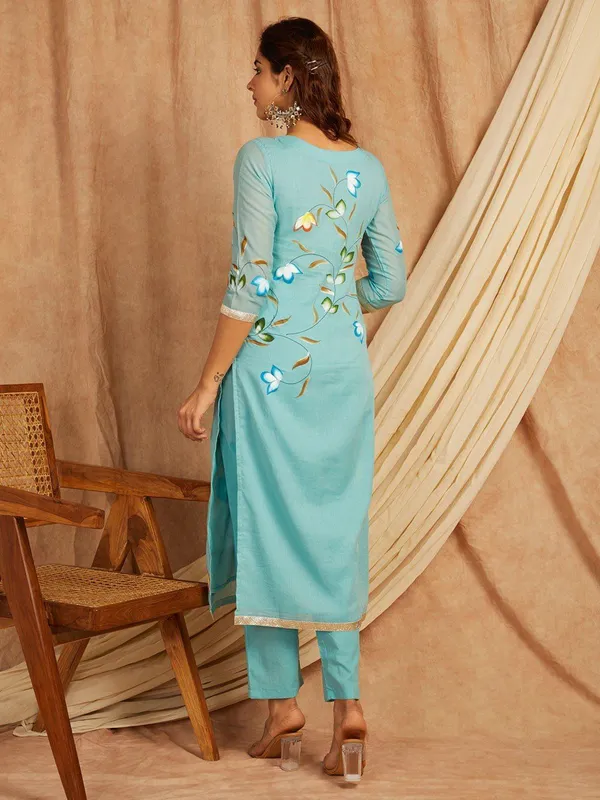 Blue_Floral_Printed_Regular_Pure_Cotton_Kurta_Trousers_With_Dupatta_For_Women