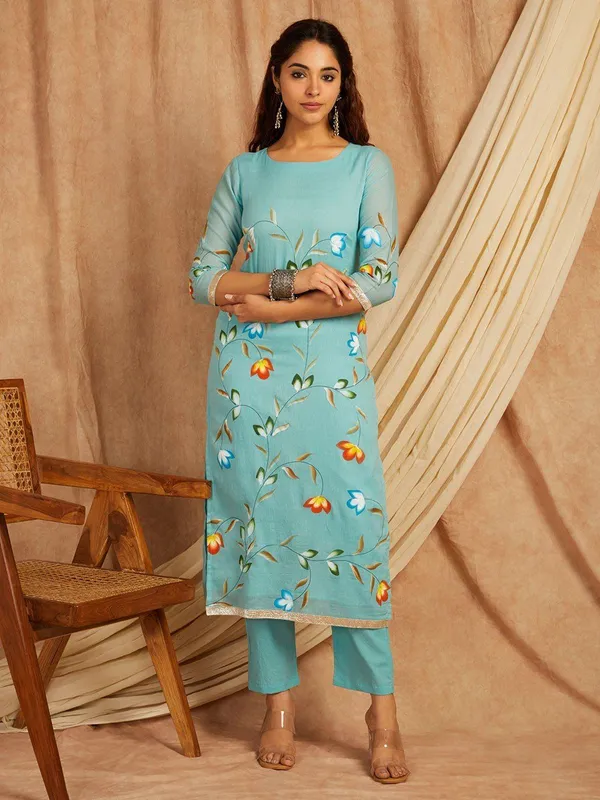 Blue_Floral_Printed_Regular_Pure_Cotton_Kurta_Trousers_With_Dupatta_For_Women