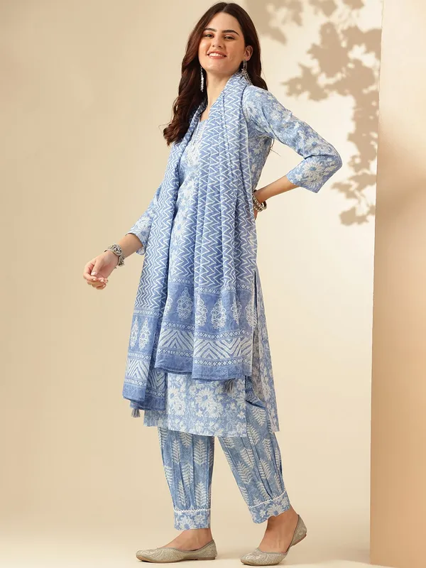 Blue_Floral_Printed_Regular_Pure_Cotton_Kurta_With_Palazzos_&__Dupatta_For_Women