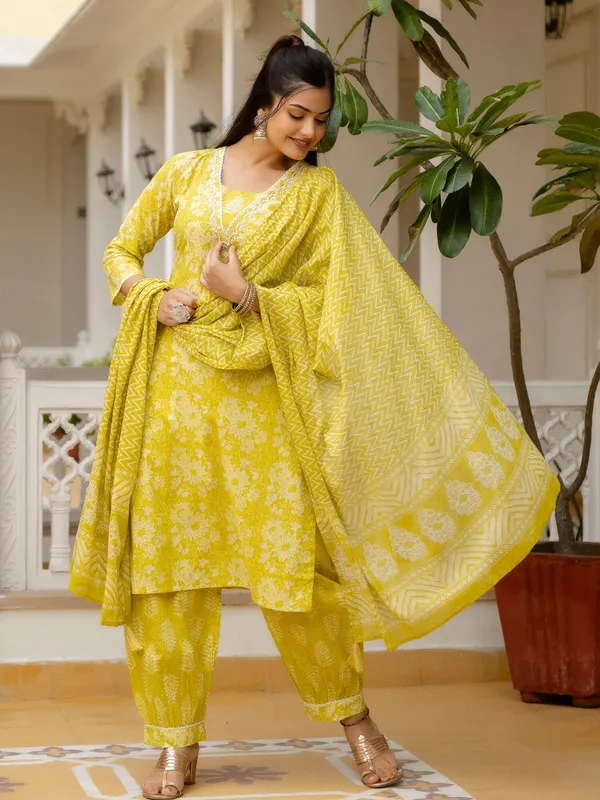 Yellow_Floral_Printed_Regular_Pure_Cotton_Kurta_With_Palazzos_&__Dupatta_For_Women