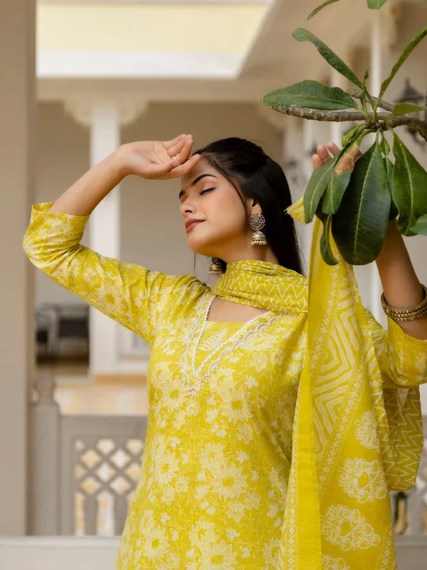 Yellow_Floral_Printed_Regular_Pure_Cotton_Kurta_With_Palazzos_&__Dupatta_For_Women
