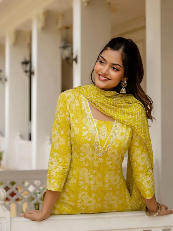 Yellow_Floral_Printed_Regular_Pure_Cotton_Kurta_With_Palazzos_&__Dupatta_For_Women