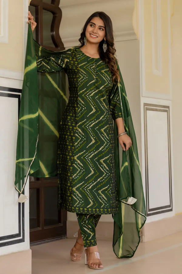 Green_Chevron_Printed_Regular_Chanderi_Cotton_Kurta_With_Trouser_&__Dupatta_For_Women