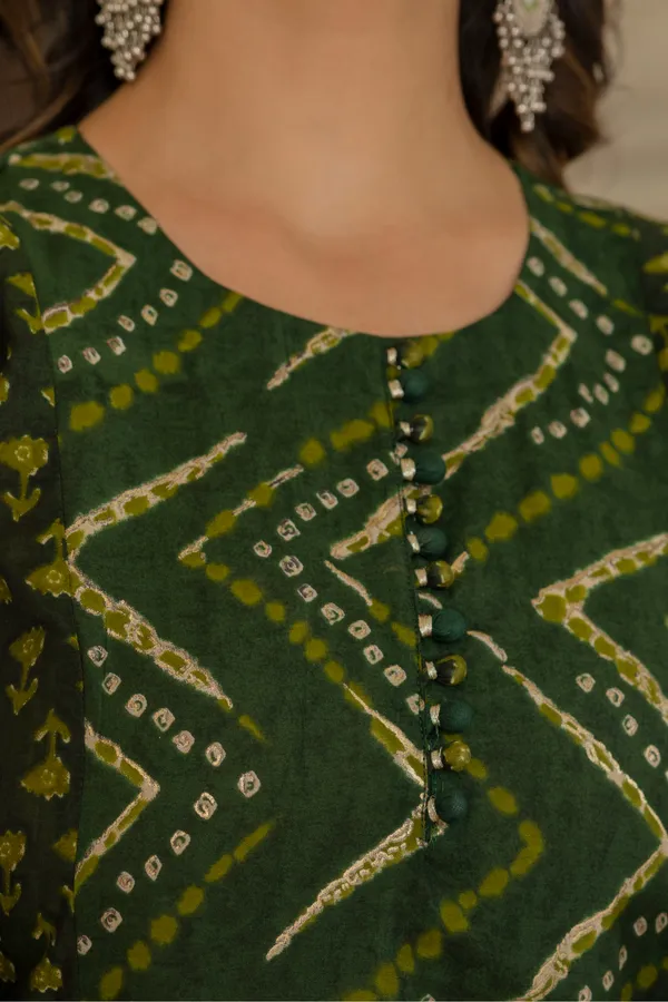 Green_Chevron_Printed_Regular_Chanderi_Cotton_Kurta_With_Trouser_&__Dupatta_For_Women