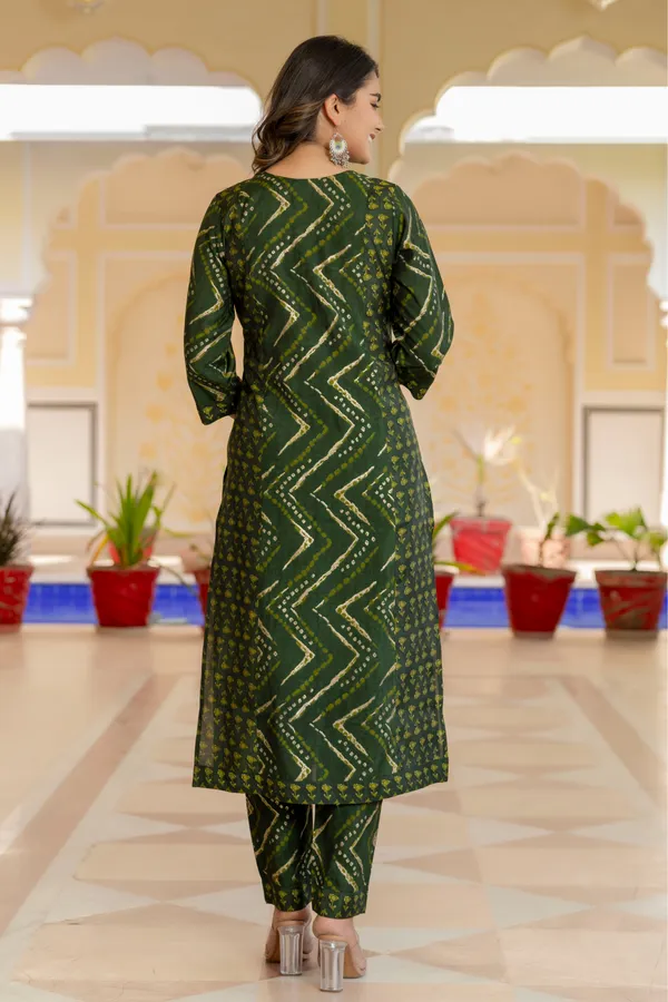 Green_Chevron_Printed_Regular_Chanderi_Cotton_Kurta_With_Trouser_&__Dupatta_For_Women