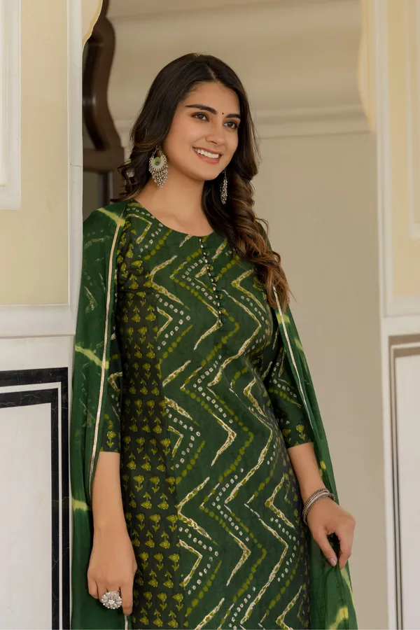 Green_Chevron_Printed_Regular_Chanderi_Cotton_Kurta_With_Trouser_&__Dupatta_For_Women