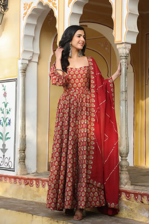 Maroon_Printed_Chanderi_Flared_Gowns_With_Dupatta_For_Women