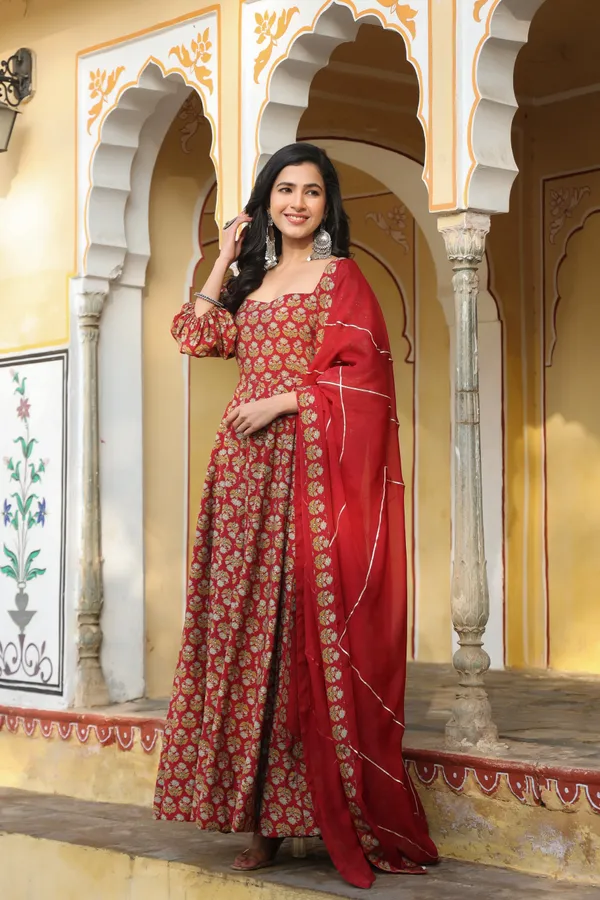 Maroon_Printed_Chanderi_Flared_Gowns_With_Dupatta_For_Women