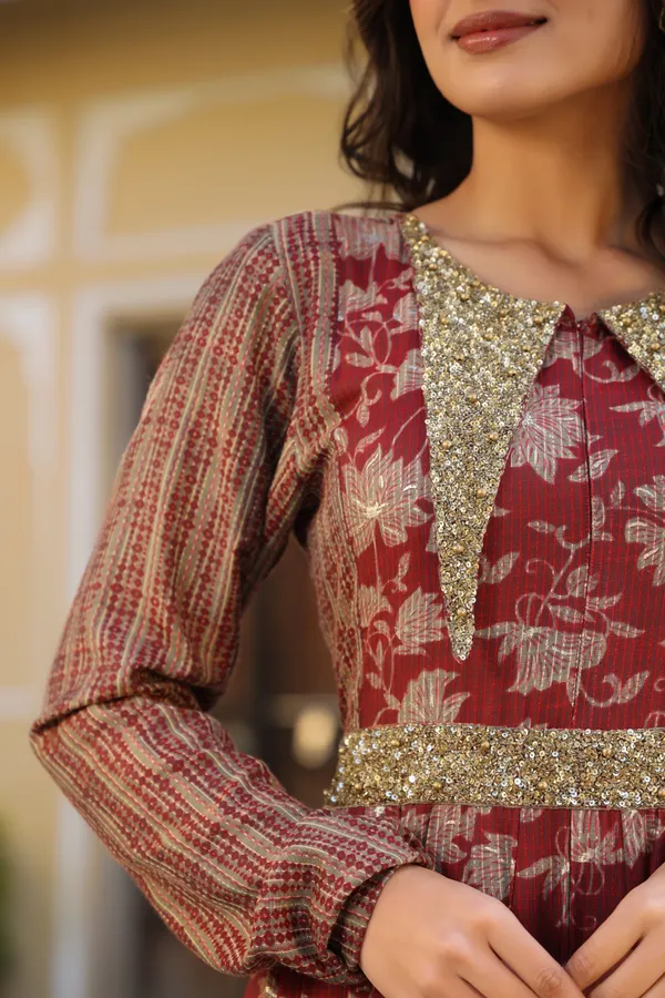 Maroon_Zynah_Printed_Rayon_Gown_For_Women