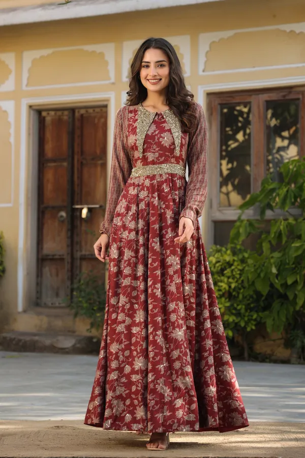 Maroon_Zynah_Printed_Rayon_Gown_For_Women