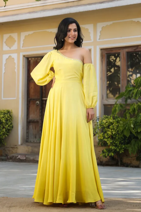 Yellow_Muslin_Ombre_One_Shoulder_Gown_For_Women