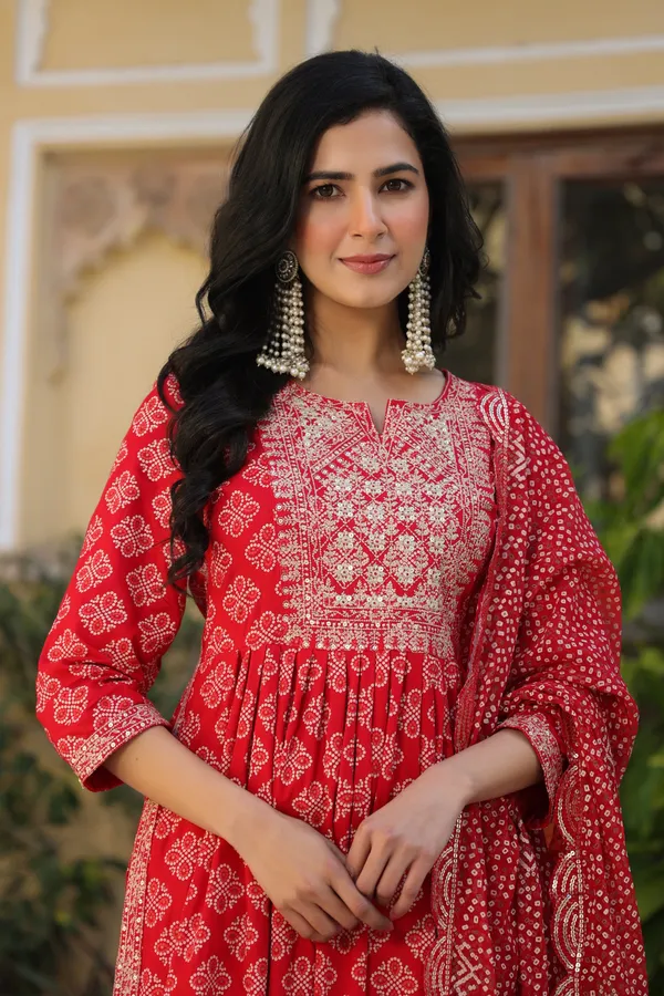 Red_Rayon_3/4Th_Sleeve_Kurta_Set_For_Women