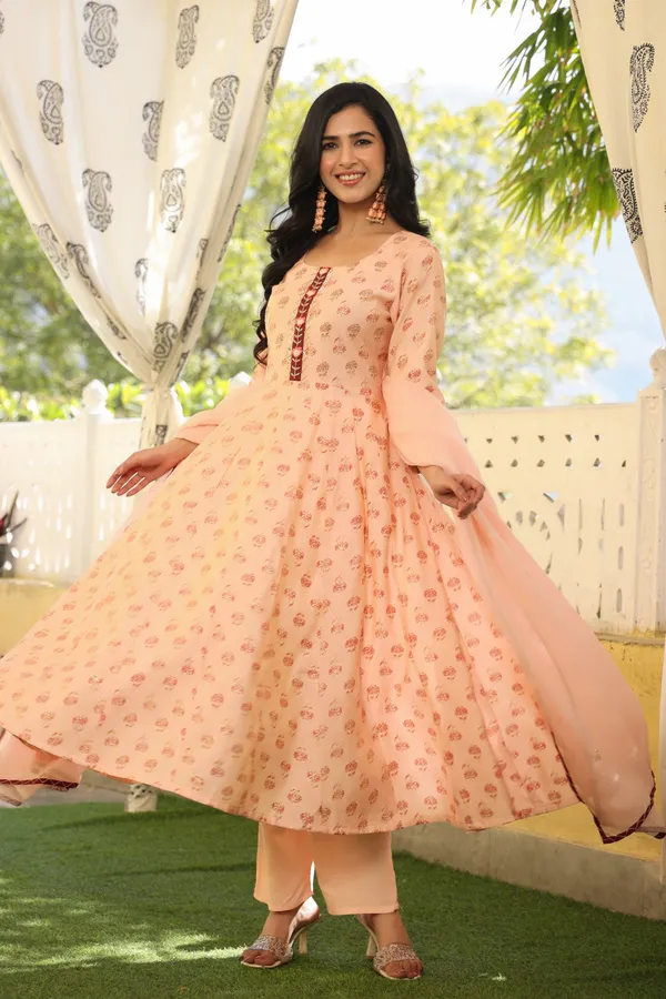 Peach_Liba_Anarkali_Chanderi_Suit_Set_For_Women