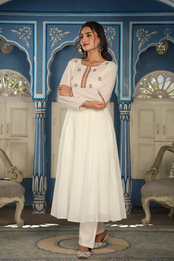 White_Masakali_Cotton_Kurta_With_Pant_For_Women