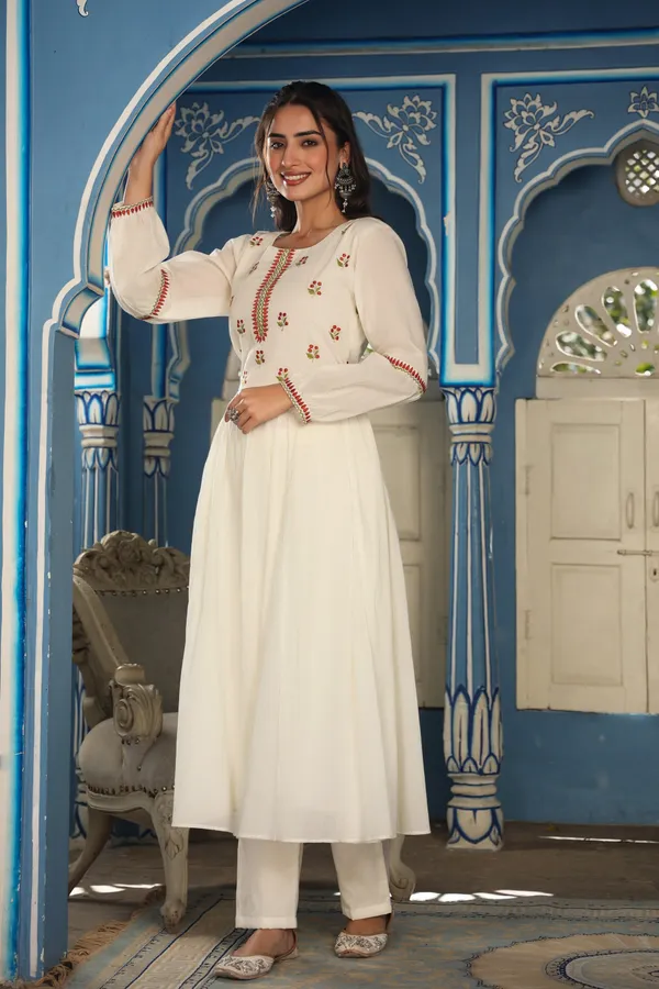 White_Masakali_Cotton_Kurta_With_Pant_For_Women